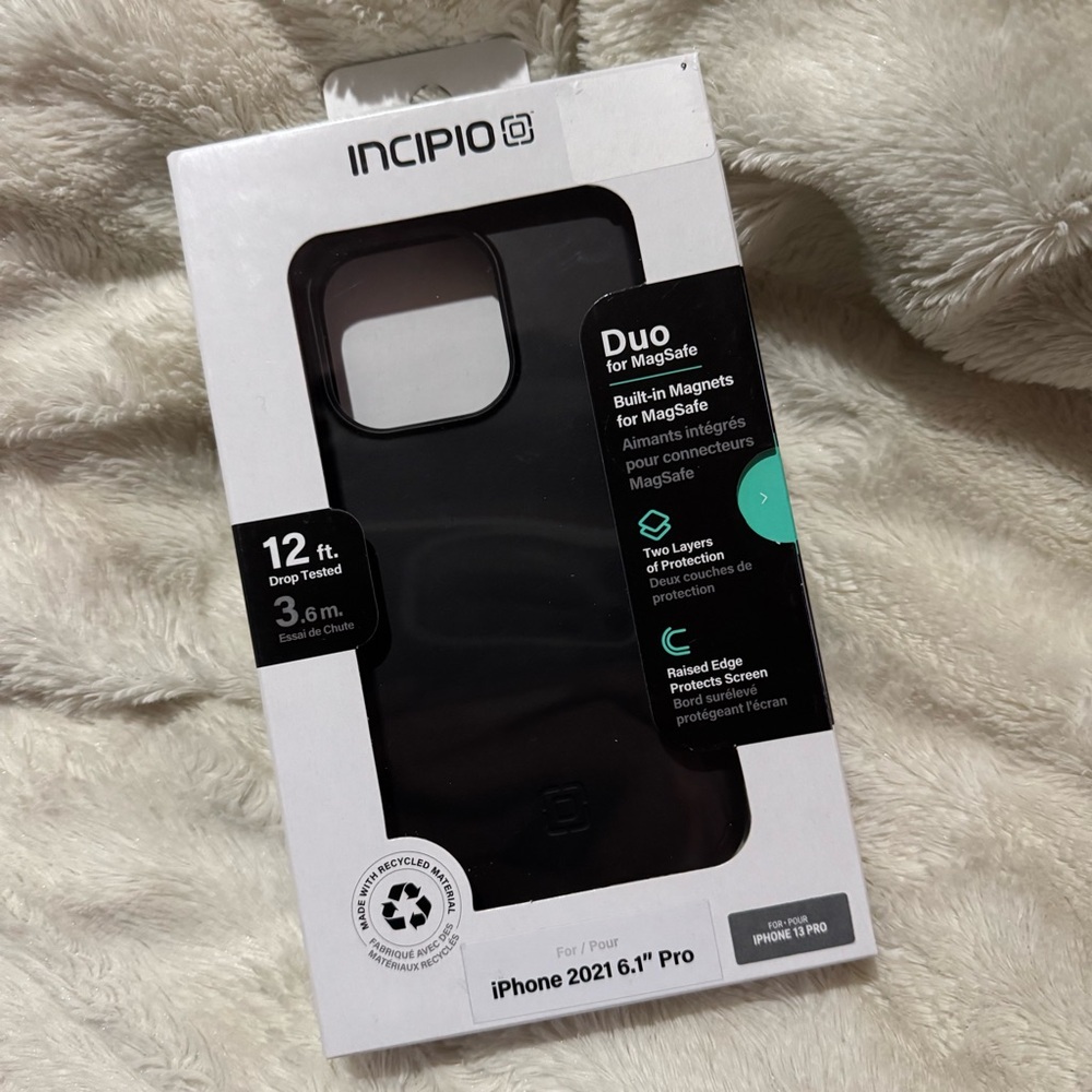 Incipio 6.1” iphone pro magsafe case